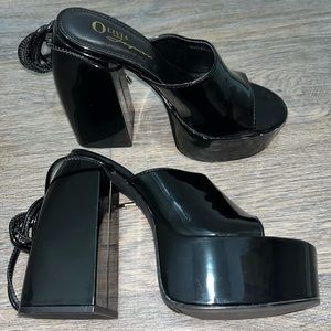 Black Lace Up Platforms- Size: 7.5